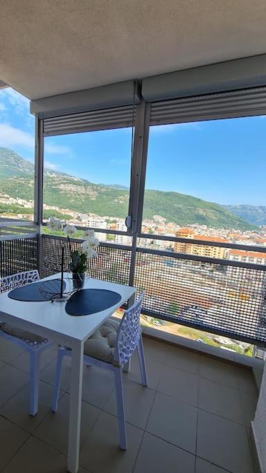 Aurelia Apartment *